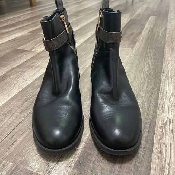 Michael Kors Farrah Leather & Logo Ankle Boot – Women’s Size 9 - Picture 4 of 8